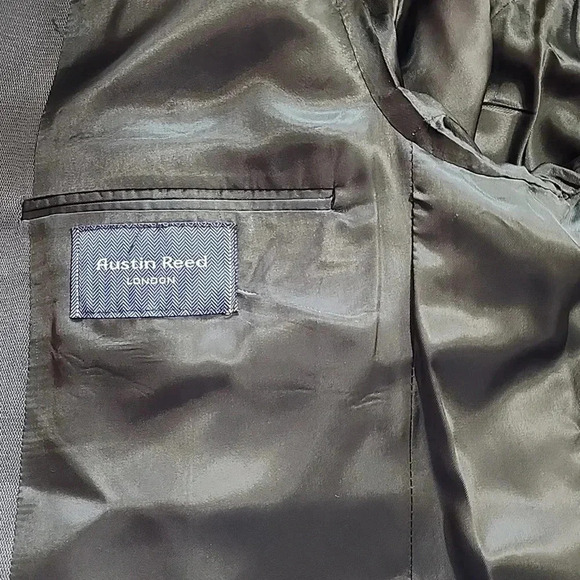 Men's Austin Reed 1-Pc Suit Jacket,  Gray, Size 44R, Pre-Owned - Picture 6 of 9